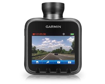 Garmin Dash Cam 10 Простая и надежная модель видеорегистратора позволяет делать фотоснимки в момент записи, обладает сравнительно большим ярким ЖК дисплеем 2,3", широкоугольным объективом со стеклянной оптикой, позволяющей вести высококачественную съемку в условиях низкой освещенности, с разрешением FullHD 1920x1080p, при @ 30fps.